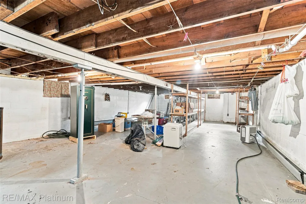1609 W Dewey Road Owosso Charter Township, MI 48867