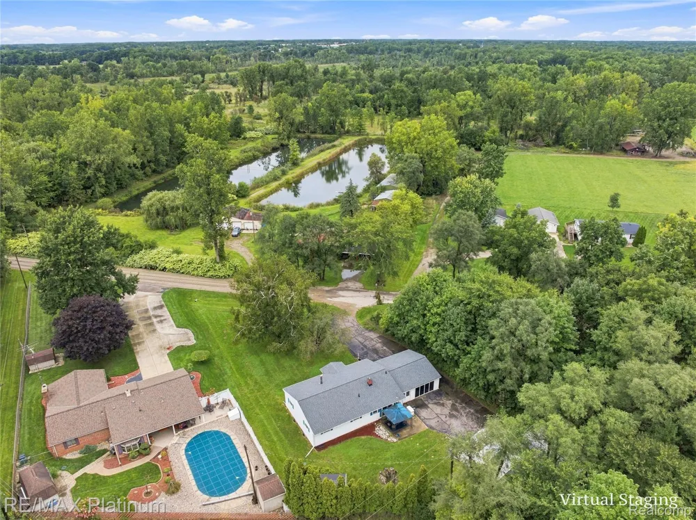 1609 W Dewey Road Owosso Charter Township, MI 48867