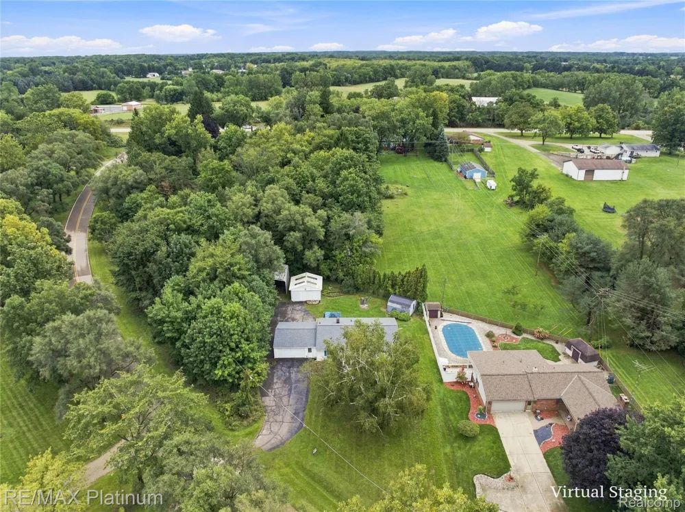 1609 W Dewey Road Owosso Charter Township, MI 48867
