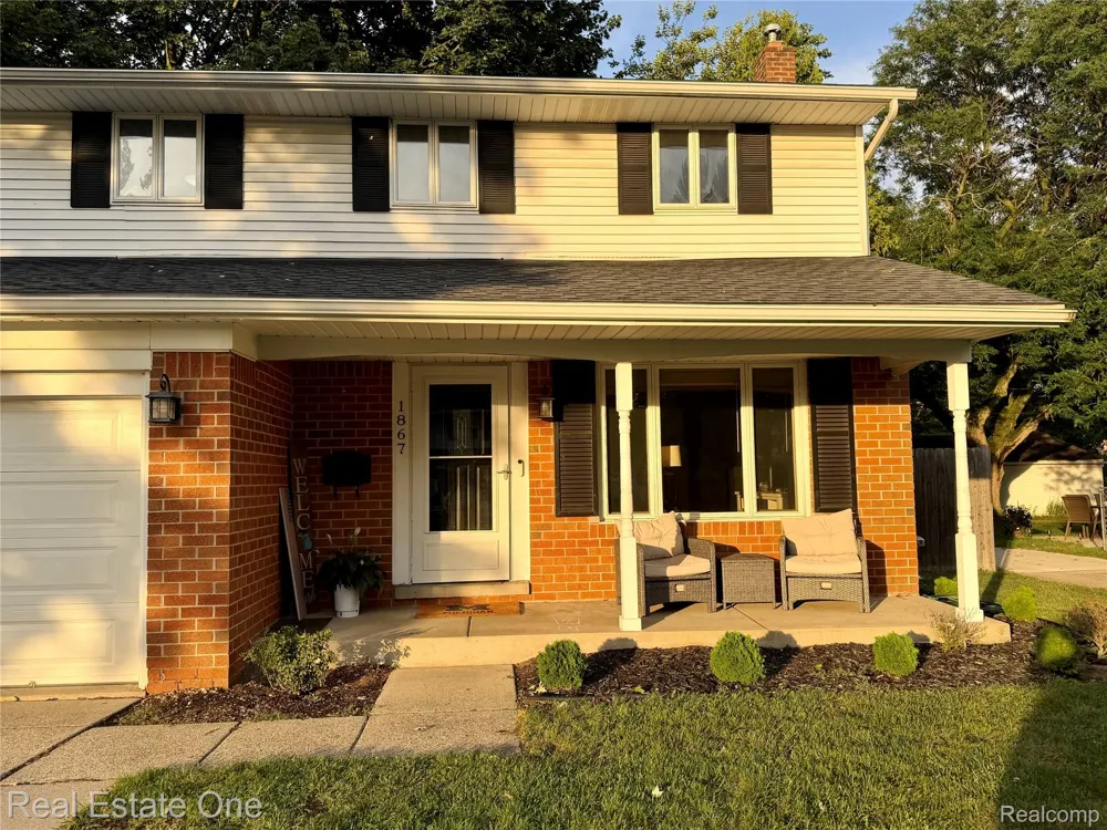 1867 Wilshire Street Westland City, MI 48186
