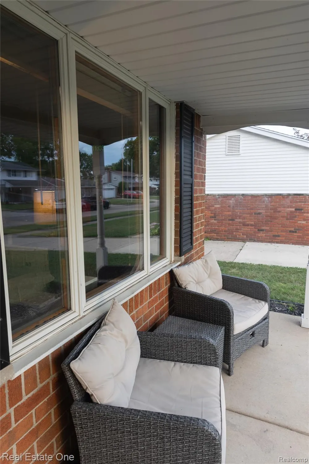 1867 Wilshire Street Westland City, MI 48186