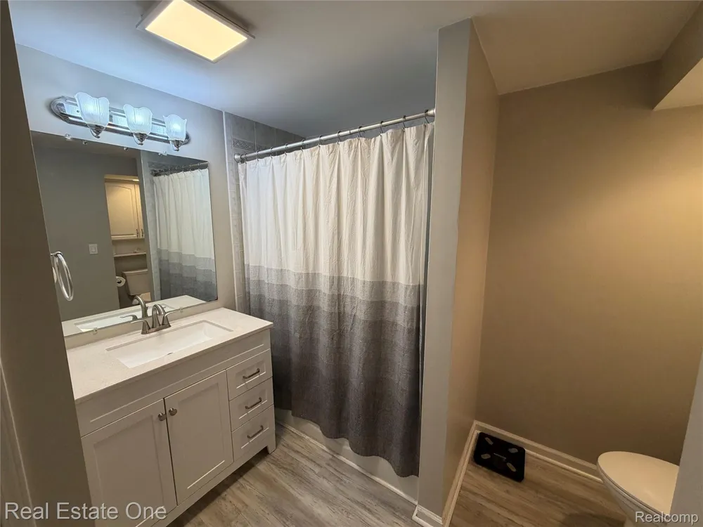1867 Wilshire Street Westland City, MI 48186