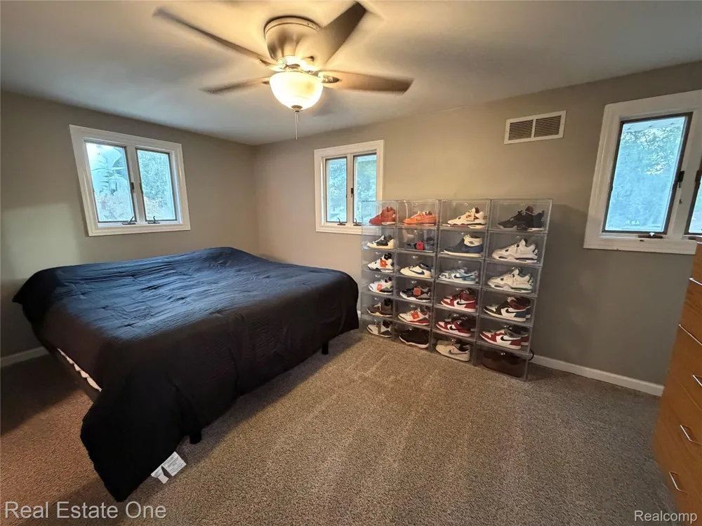 1867 Wilshire Street Westland City, MI 48186