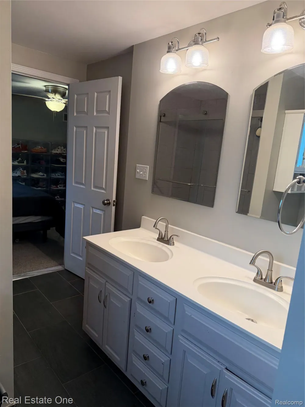 1867 Wilshire Street Westland City, MI 48186