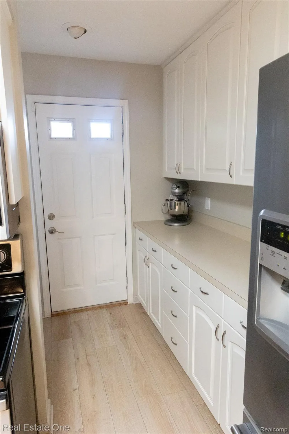 1867 Wilshire Street Westland City, MI 48186