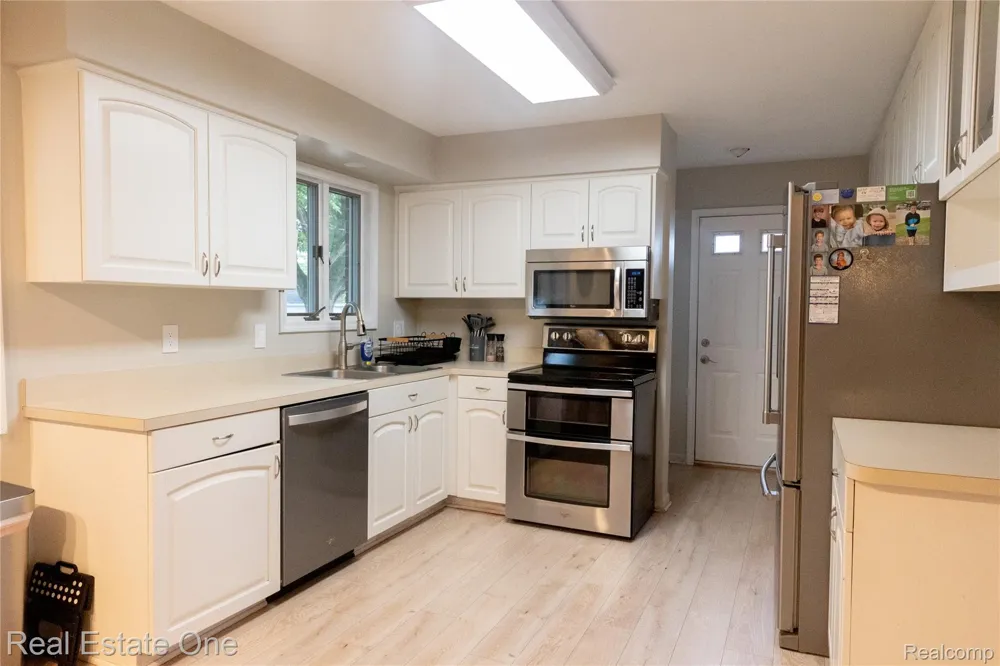 1867 Wilshire Street Westland City, MI 48186