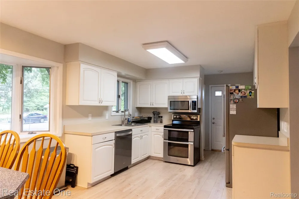 1867 Wilshire Street Westland City, MI 48186