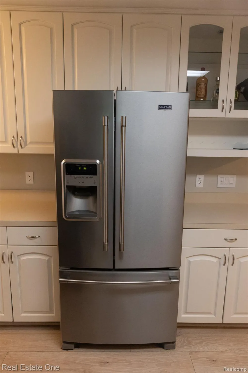 1867 Wilshire Street Westland City, MI 48186