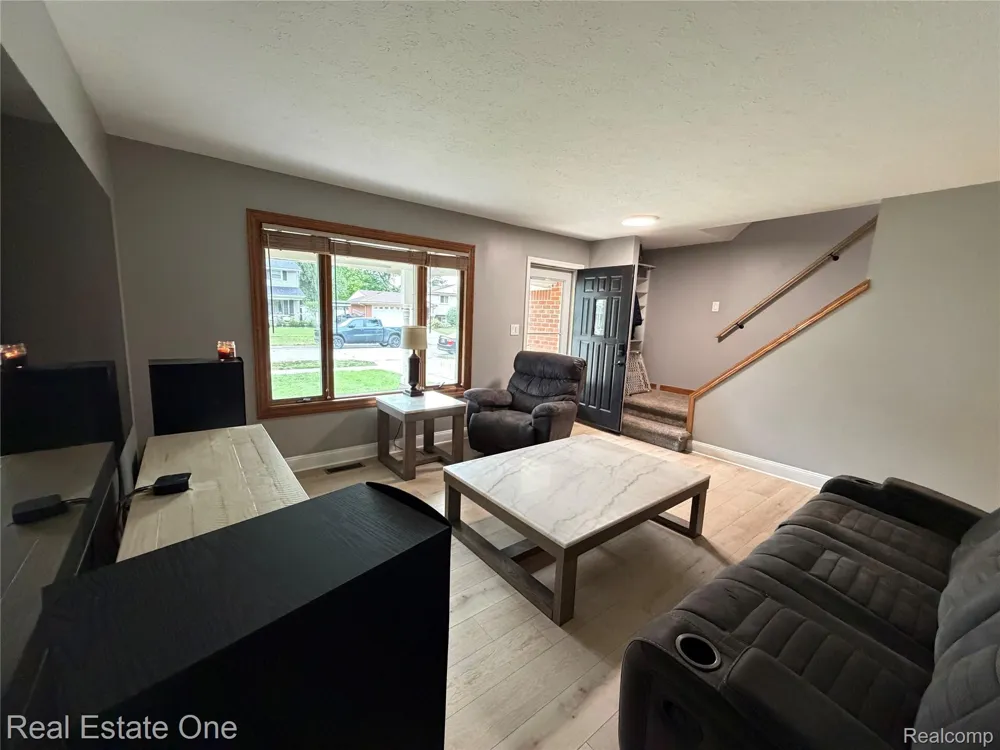 1867 Wilshire Street Westland City, MI 48186