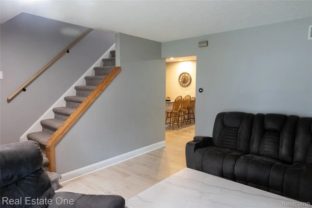 1867 Wilshire Street Westland City, MI 48186