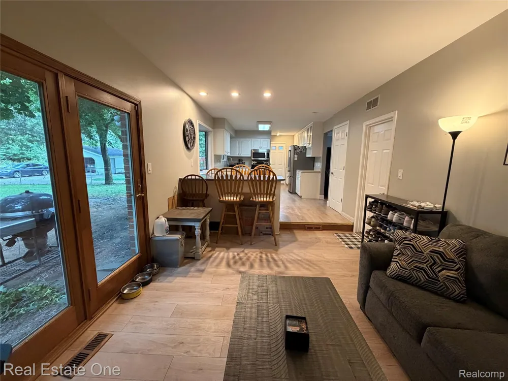 1867 Wilshire Street Westland City, MI 48186