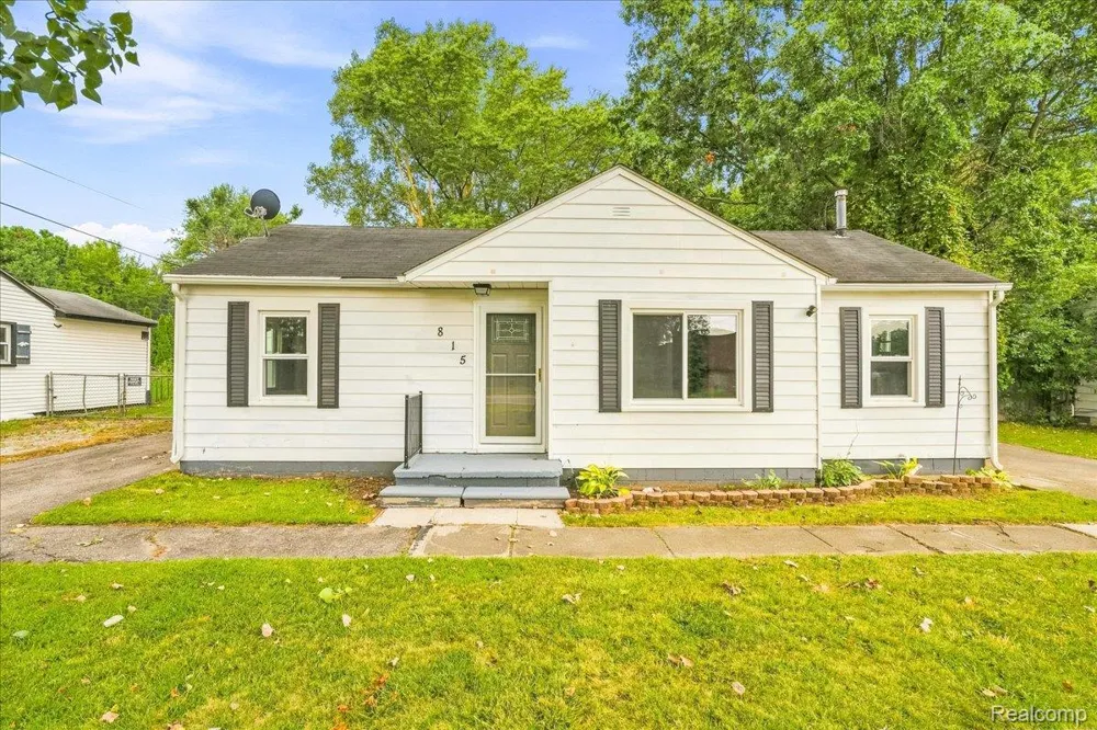 815 Hix Road Westland City, MI 48185
