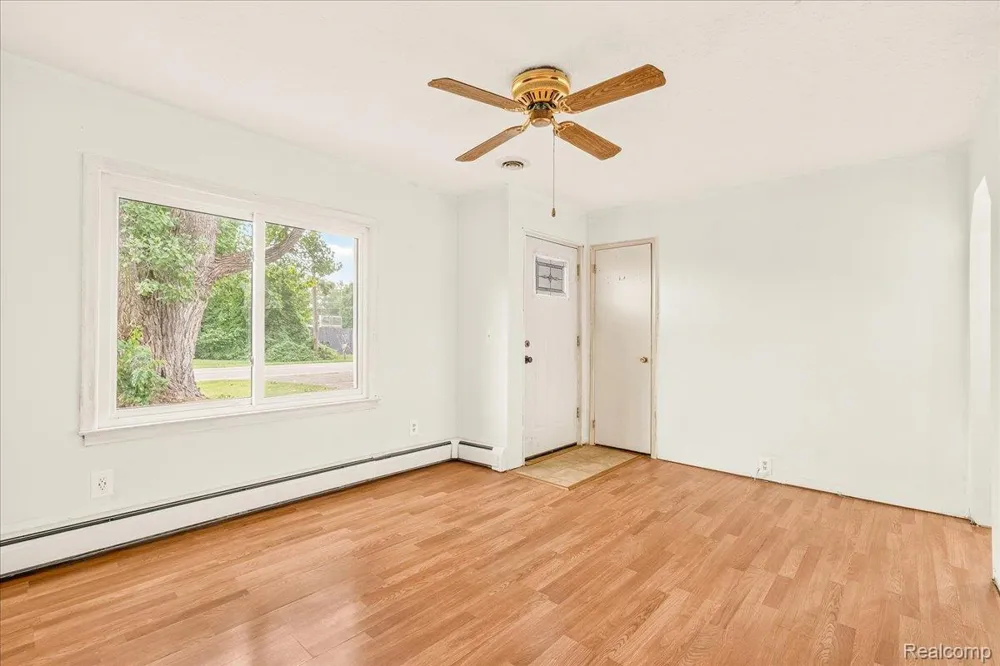 815 Hix Road Westland City, MI 48185