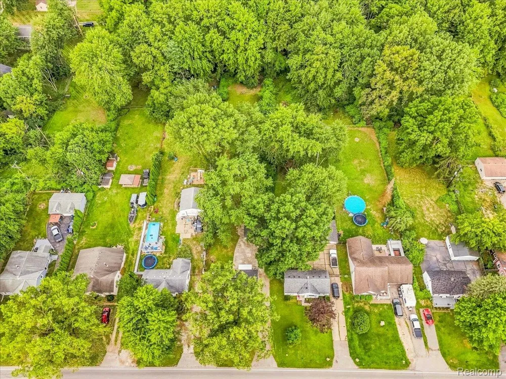 815 Hix Road Westland City, MI 48185