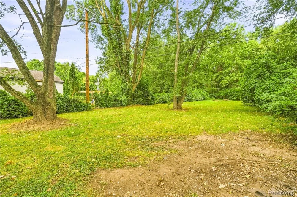 815 Hix Road Westland City, MI 48185