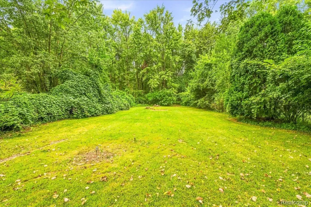 815 Hix Road Westland City, MI 48185