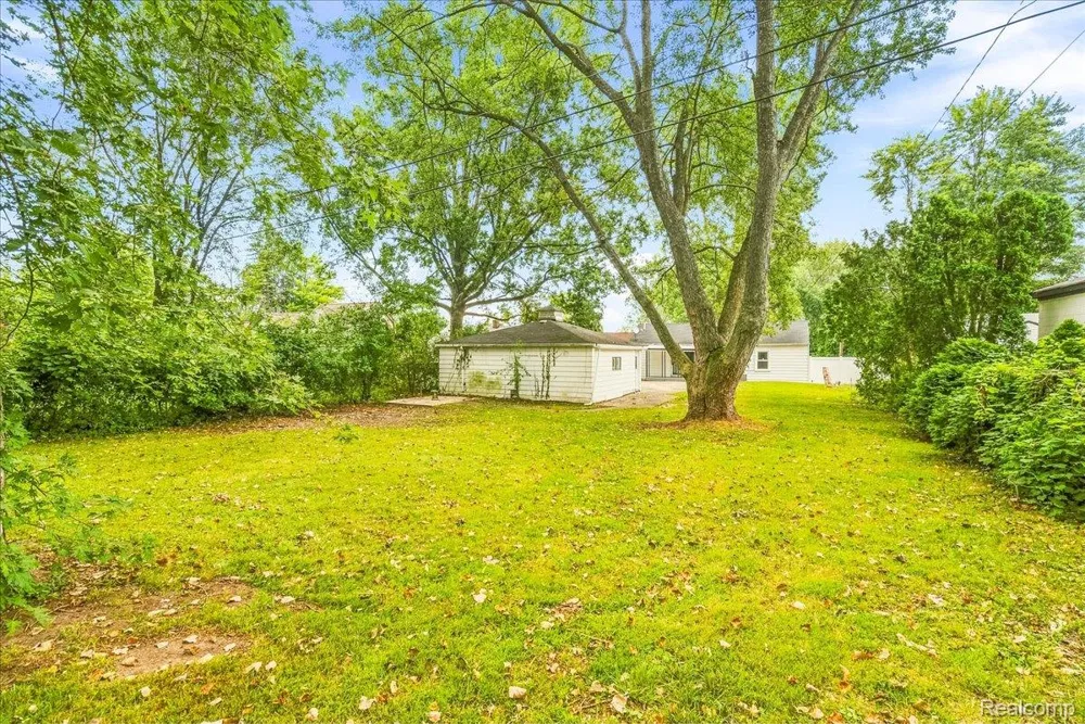 815 Hix Road Westland City, MI 48185