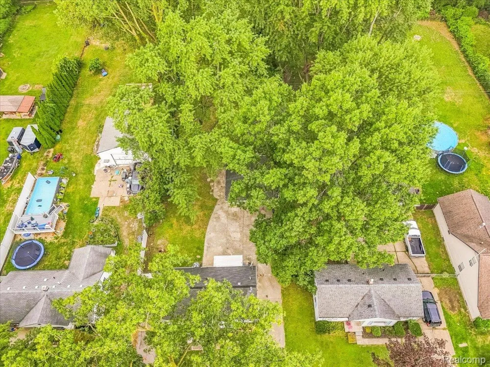 815 Hix Road Westland City, MI 48185