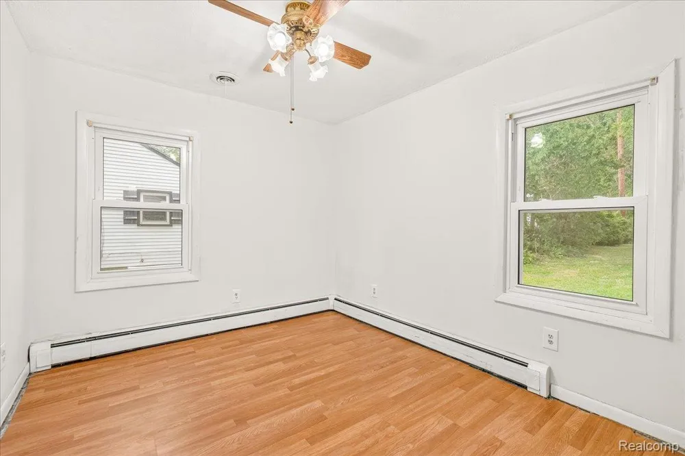 815 Hix Road Westland City, MI 48185