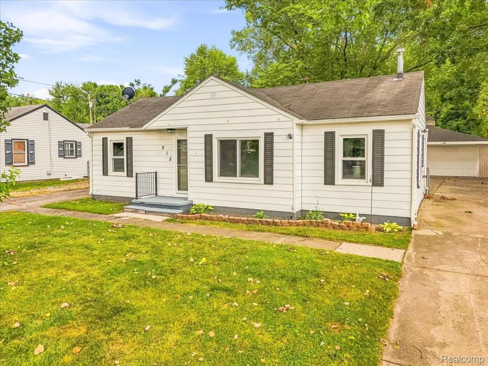 815 Hix Road Westland City, MI 48185