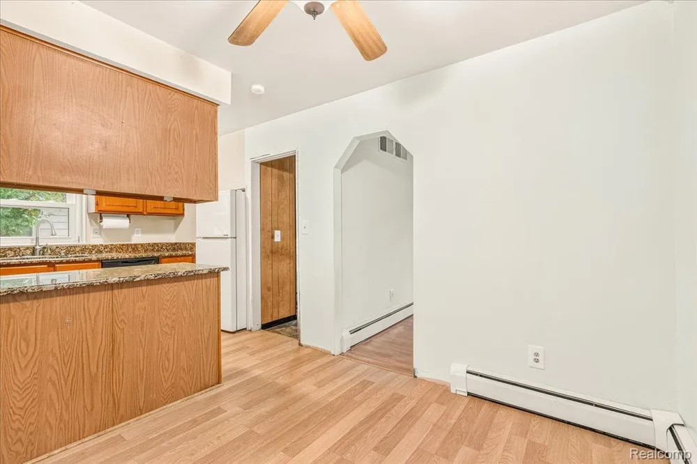 815 Hix Road Westland City, MI 48185
