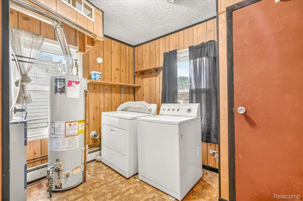 815 Hix Road Westland City, MI 48185