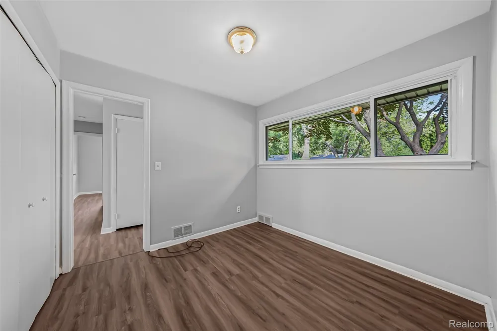2329 Rutherford Road Bloomfield Charter Township, MI 48302