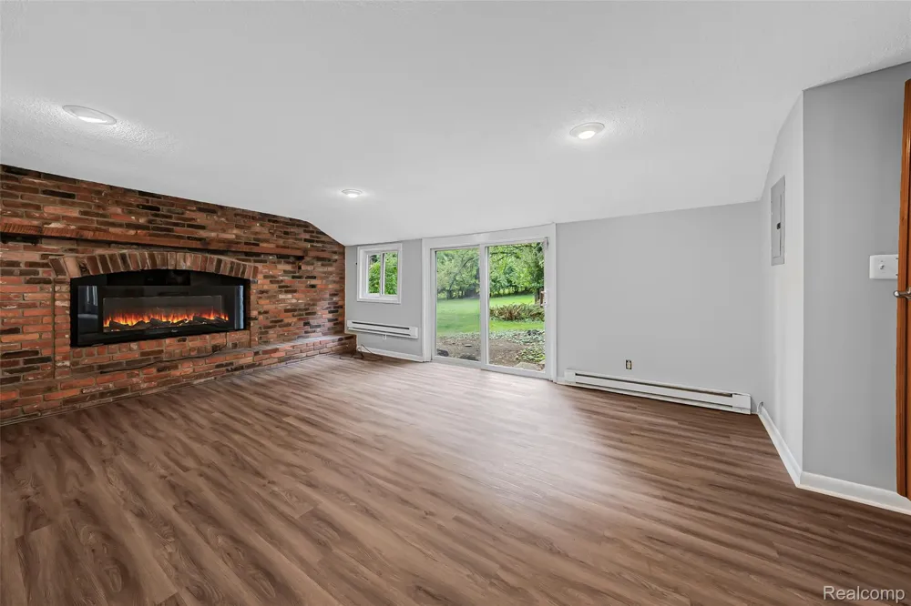 2329 Rutherford Road Bloomfield Charter Township, MI 48302