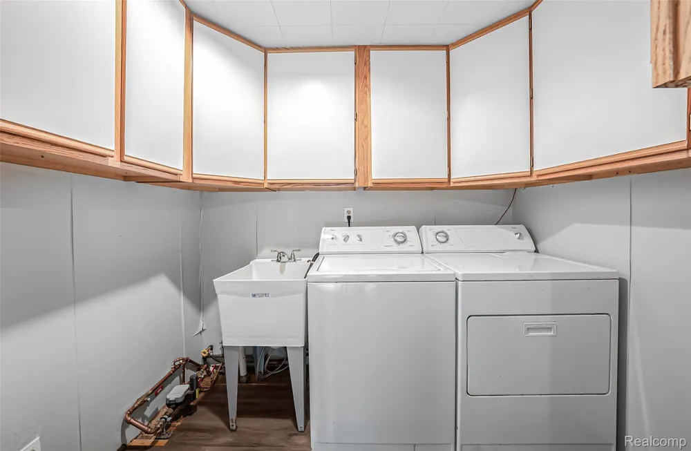 2329 Rutherford Road Bloomfield Charter Township, MI 48302