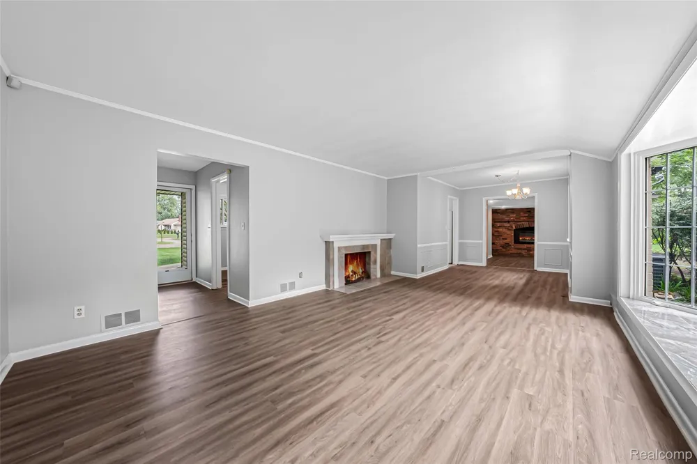 2329 Rutherford Road Bloomfield Charter Township, MI 48302