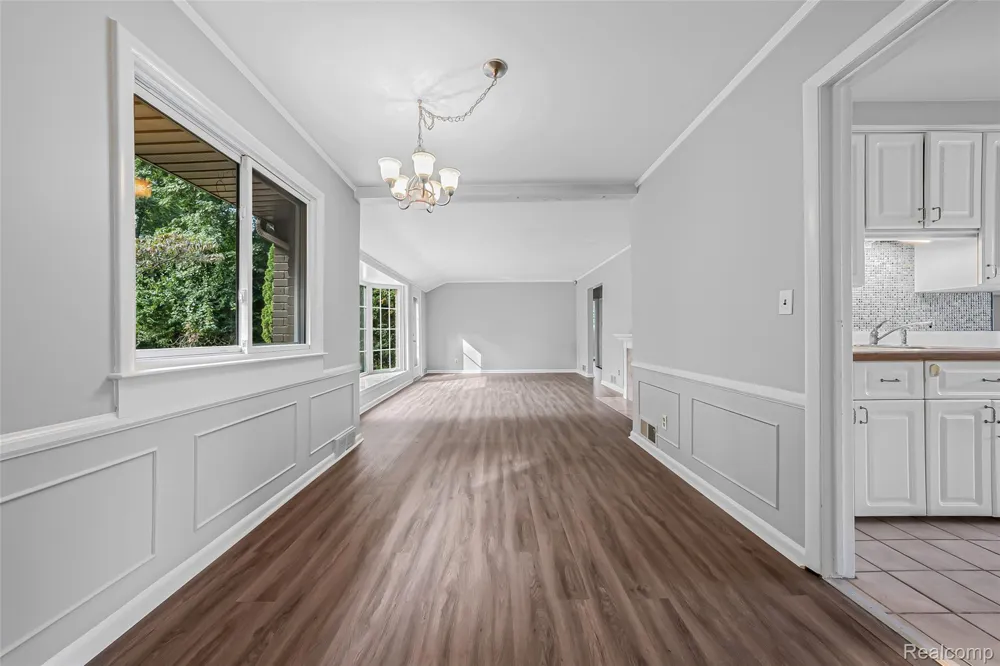 2329 Rutherford Road Bloomfield Charter Township, MI 48302