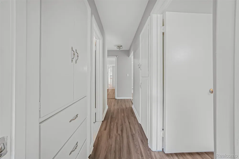 2329 Rutherford Road Bloomfield Charter Township, MI 48302