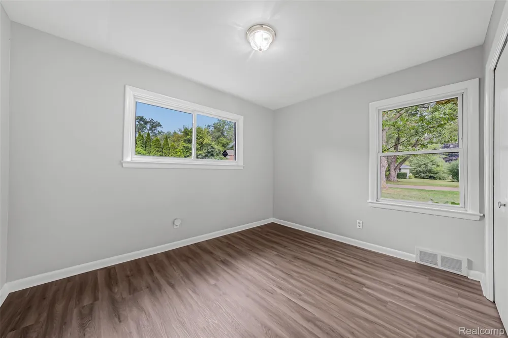 2329 Rutherford Road Bloomfield Charter Township, MI 48302