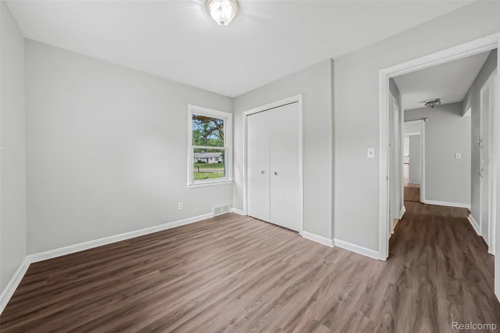 2329 Rutherford Road Bloomfield Charter Township, MI 48302