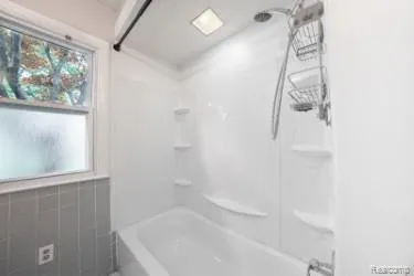 2329 Rutherford Road Bloomfield Charter Township, MI 48302