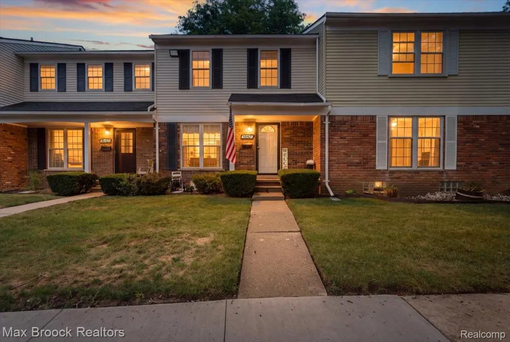 36467 Park Place Drive #64 Sterling Heights City, MI 48310
