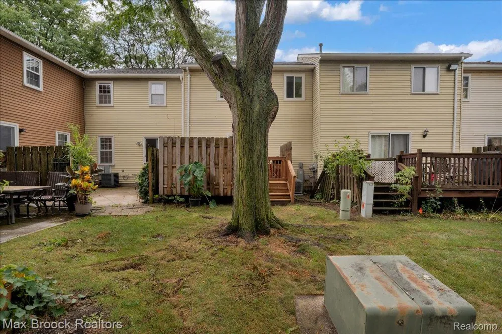36467 Park Place Drive #64 Sterling Heights City, MI 48310
