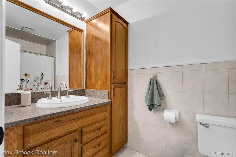 36467 Park Place Drive #64 Sterling Heights City, MI 48310
