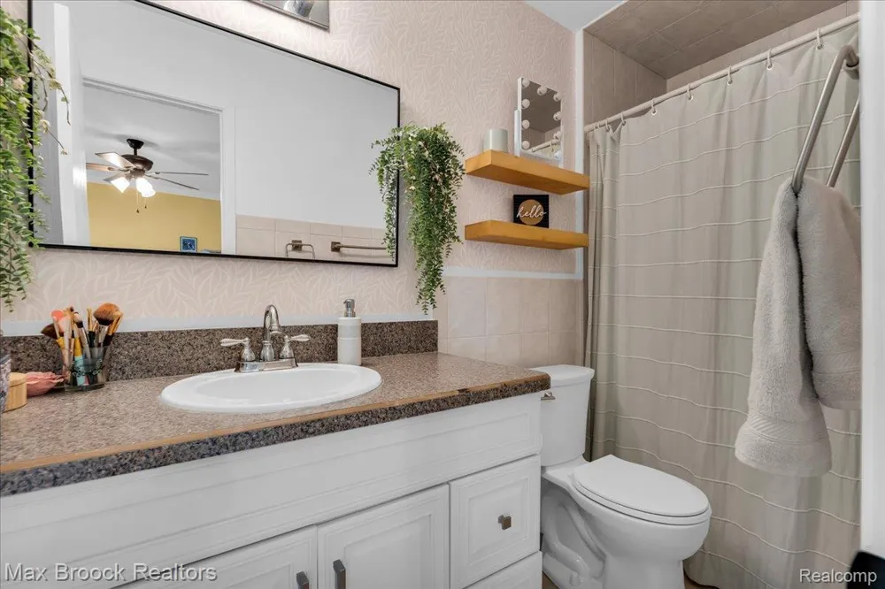 36467 Park Place Drive #64 Sterling Heights City, MI 48310