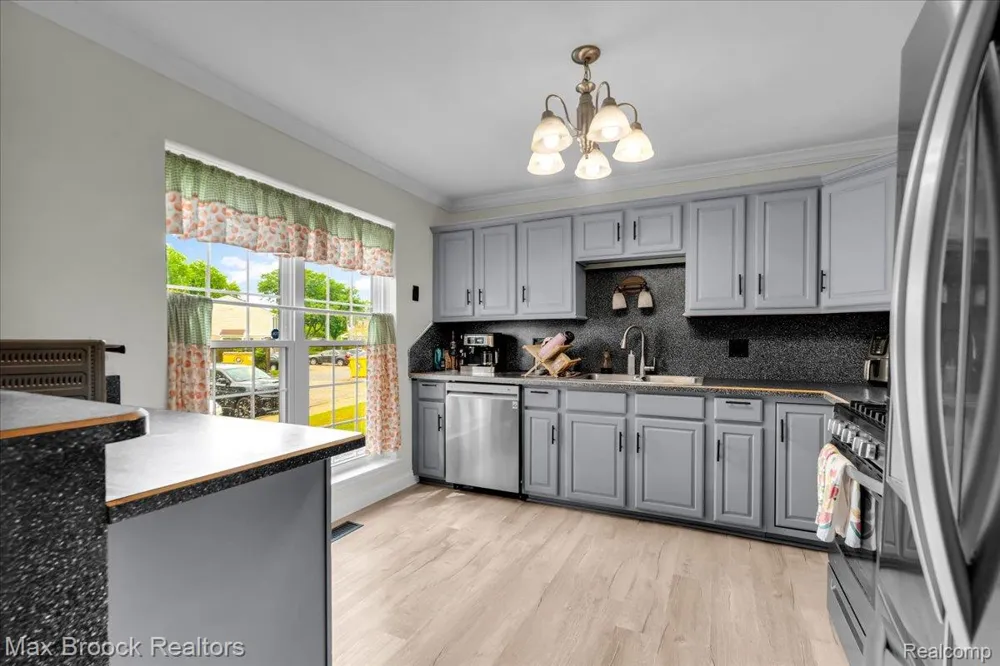 36467 Park Place Drive #64 Sterling Heights City, MI 48310