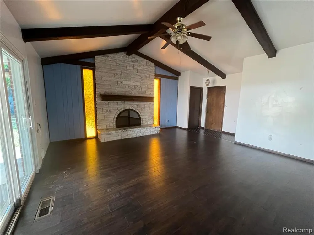 40252 Hamilton Drive Sterling Heights City, MI 48313