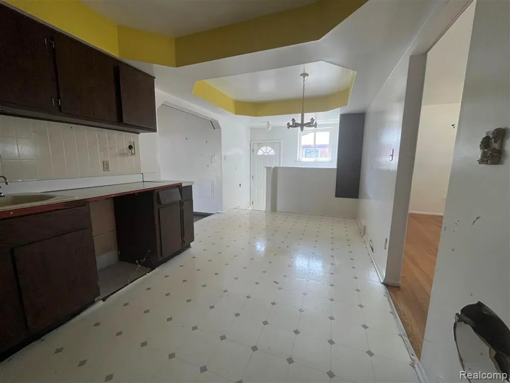40252 Hamilton Drive Sterling Heights City, MI 48313