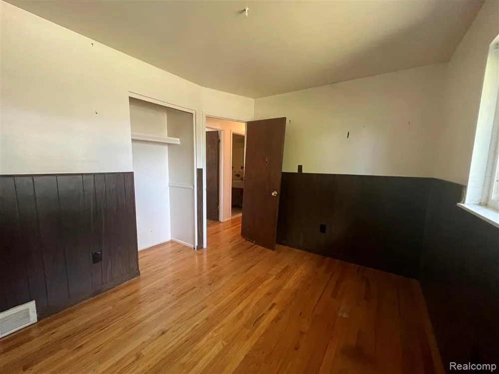 40252 Hamilton Drive Sterling Heights City, MI 48313