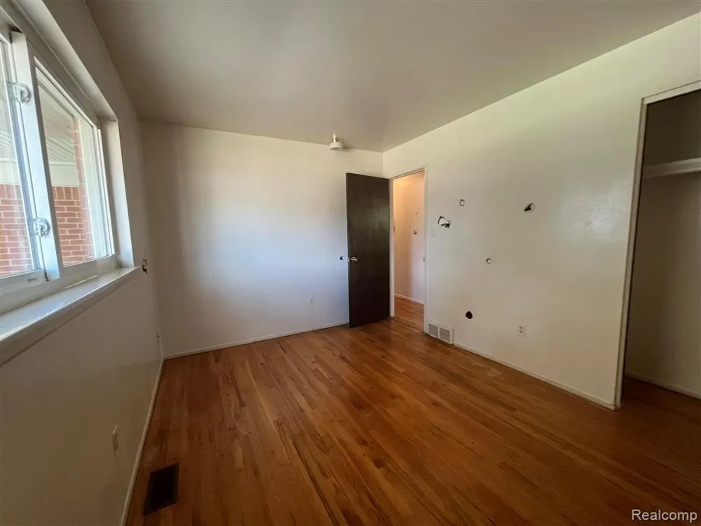 40252 Hamilton Drive Sterling Heights City, MI 48313