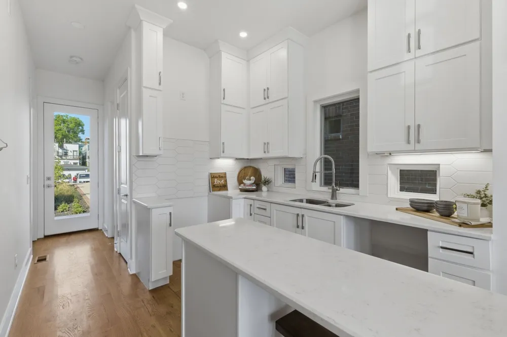 1711 5th Ave #4 Nashville, TN 37208