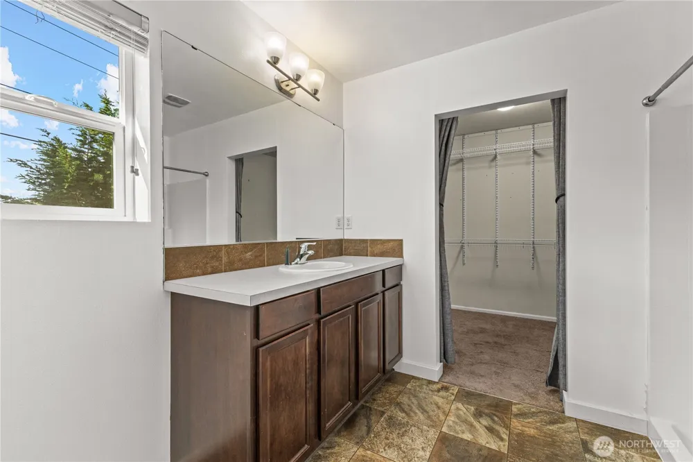 7428 19th Place SE Lake Stevens, WA 98258