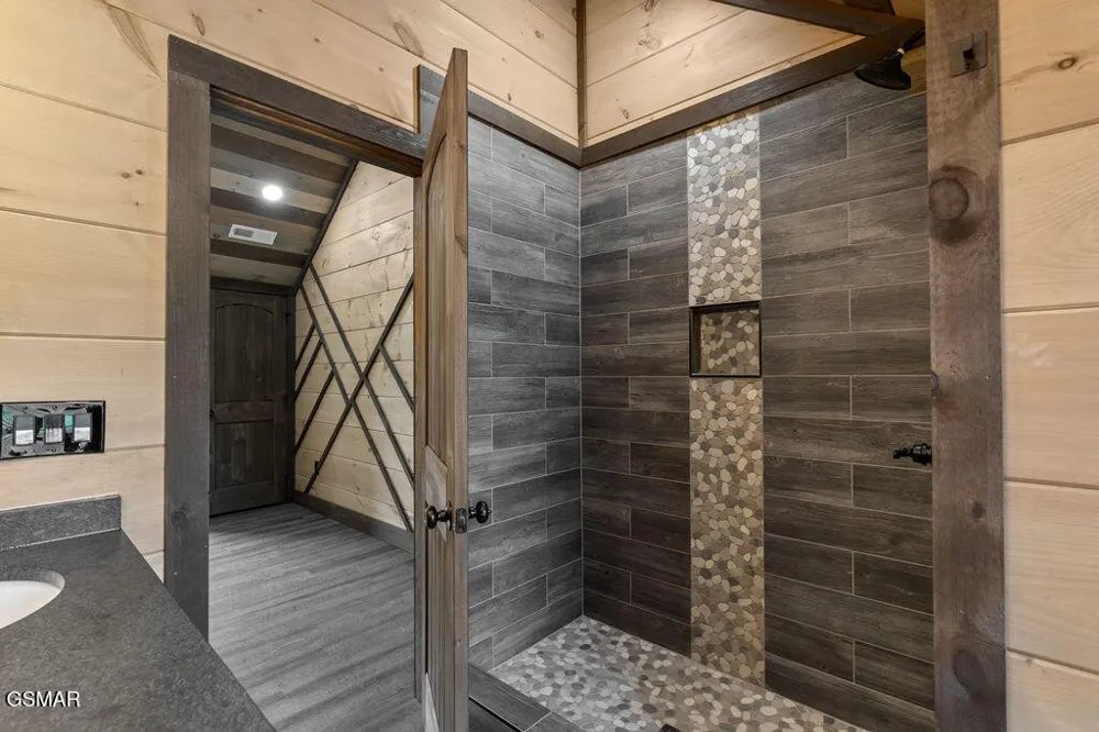 3123 Laughing Pine Lane Sevierville, TN 37862