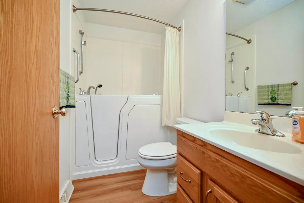 68 Whispering Avenue Winona, MN 55987