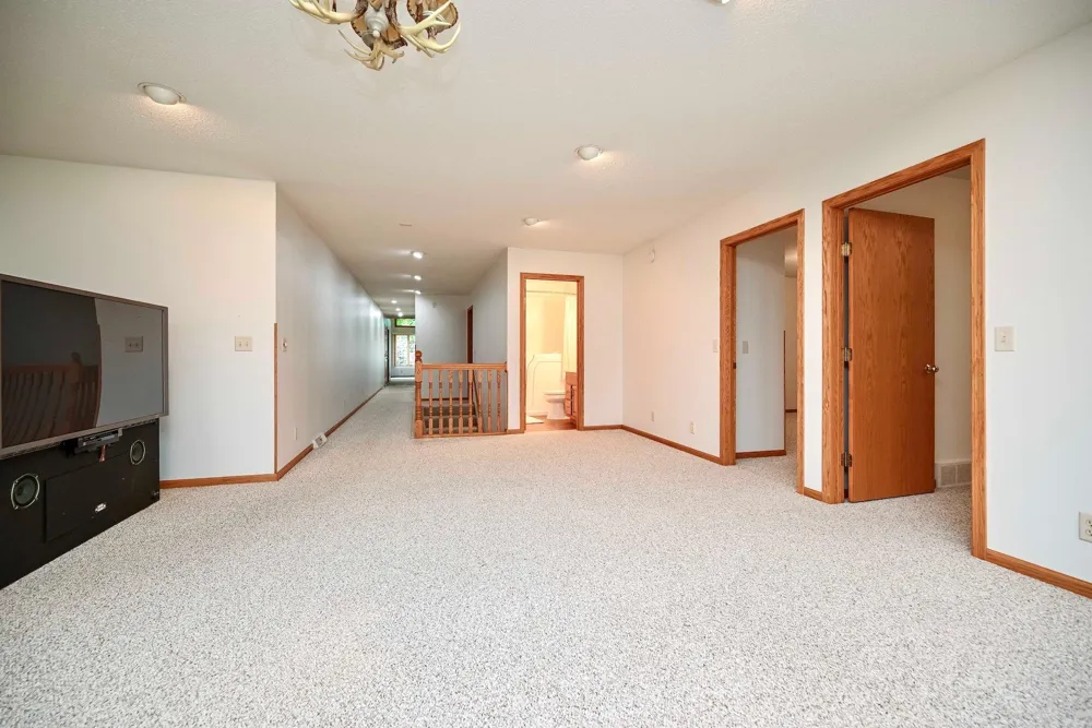 68 Whispering Avenue Winona, MN 55987