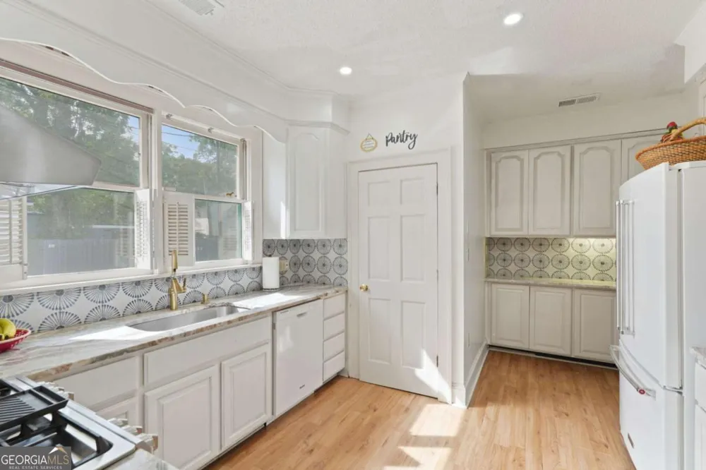 702 E 32Nd ST Savannah, GA 31401